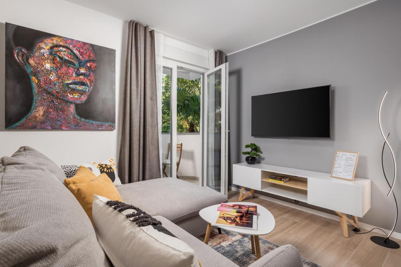 Modern Apartment Di Piu With Free 20M2 Garage Parking غييكا المظهر الخارجي الصورة
