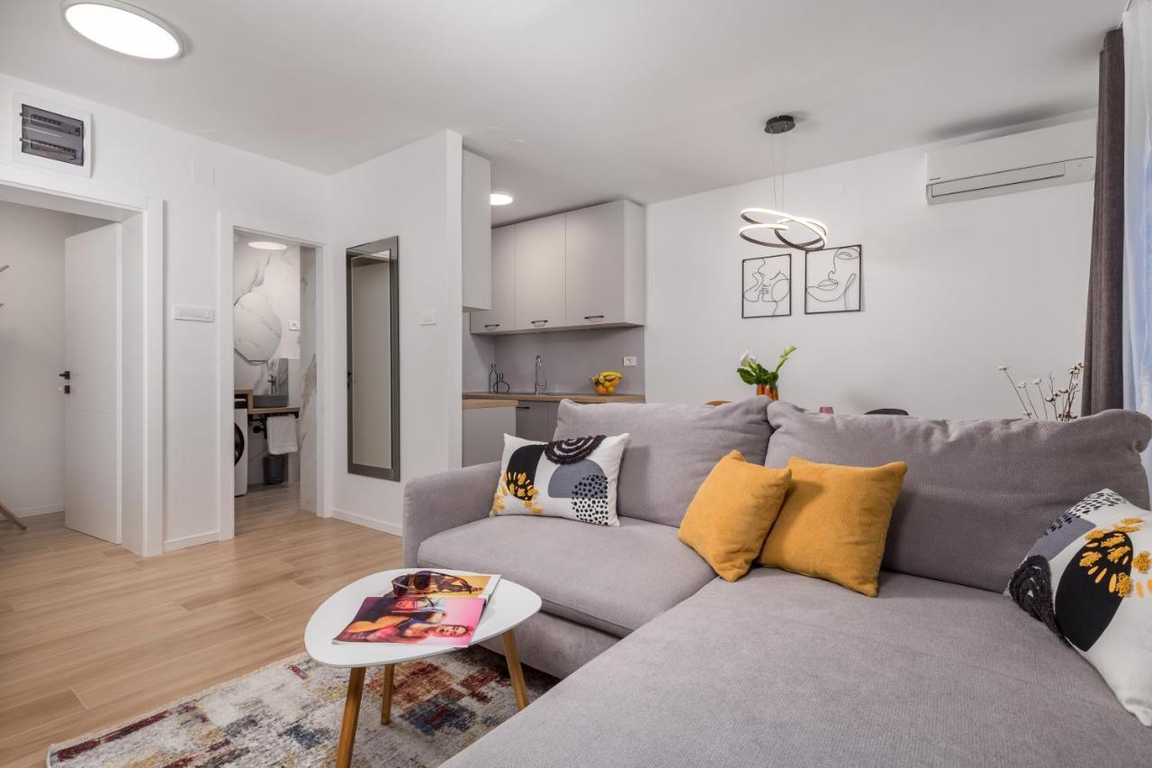 Modern Apartment Di Piu With Free 20M2 Garage Parking غييكا المظهر الخارجي الصورة
