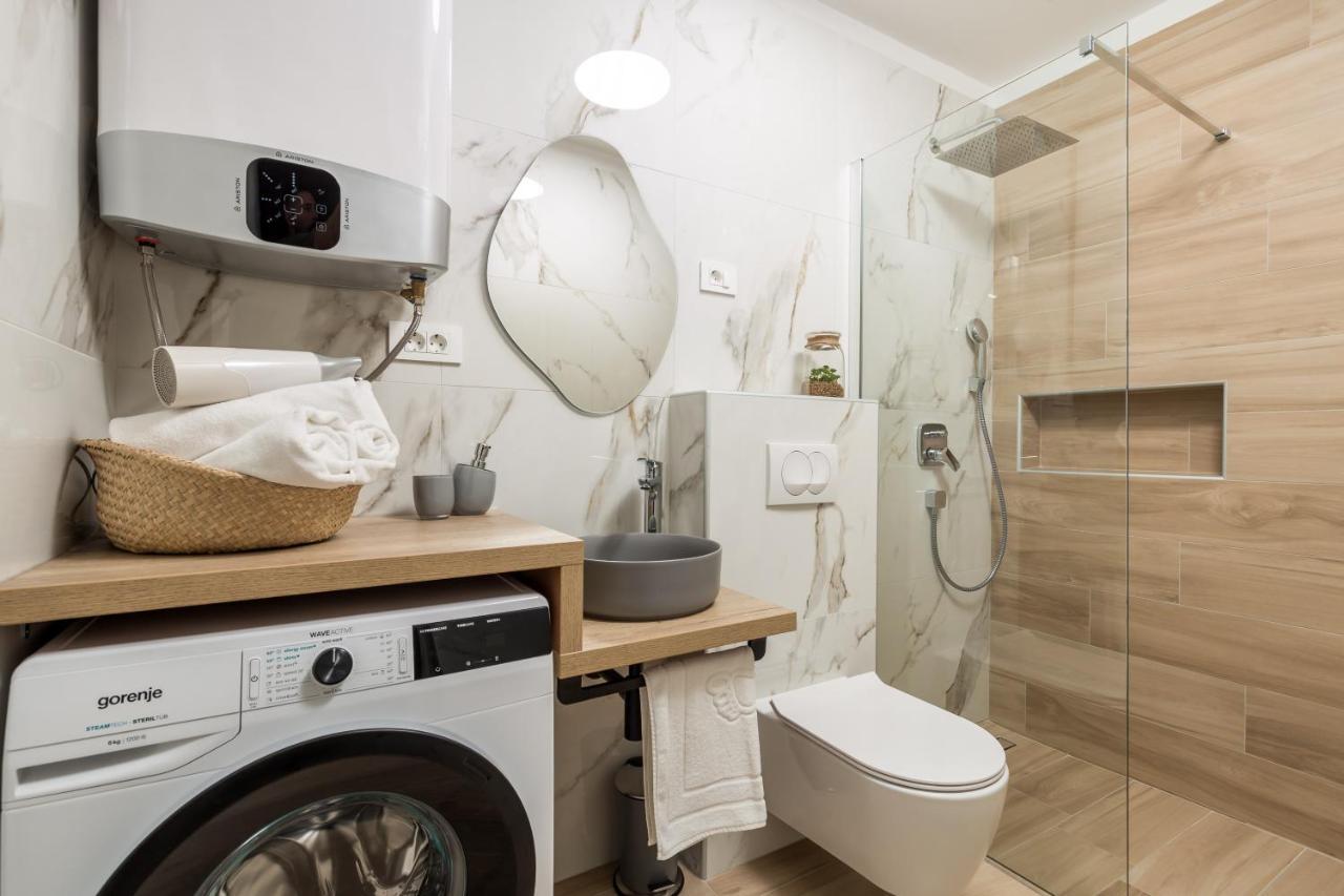 Modern Apartment Di Piu With Free 20M2 Garage Parking غييكا المظهر الخارجي الصورة