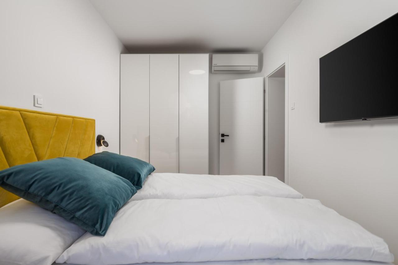 Modern Apartment Di Piu With Free 20M2 Garage Parking غييكا المظهر الخارجي الصورة