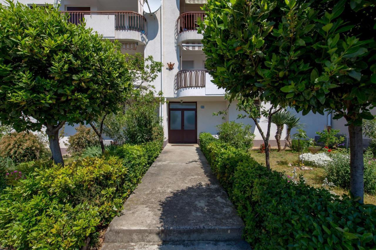 Modern Apartment Di Piu With Free 20M2 Garage Parking غييكا المظهر الخارجي الصورة