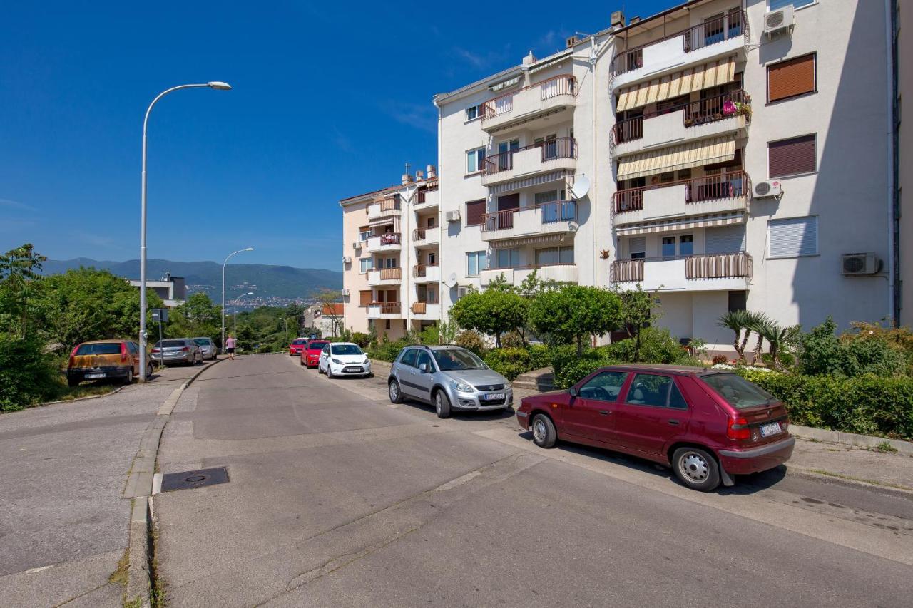 Modern Apartment Di Piu With Free 20M2 Garage Parking غييكا المظهر الخارجي الصورة